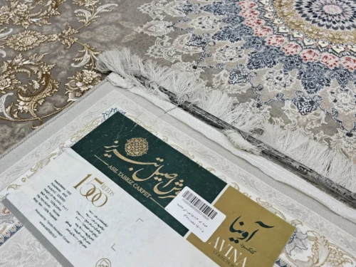 فرش آکریلیک 1500 شانه، 4500 تراکم نقره ای حاشیه بژ کد 1501.3
