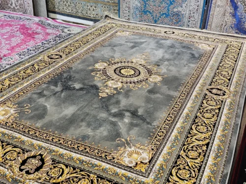فرش ماشینی 6متری ورساچه کلکسیون مجلل زمینه ذغالی،کد ژینوس
